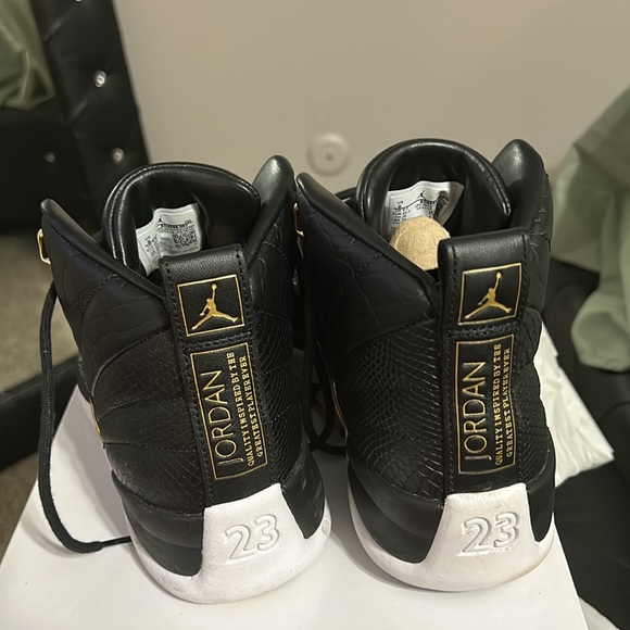 Retro 12 - Picture 2 of 4